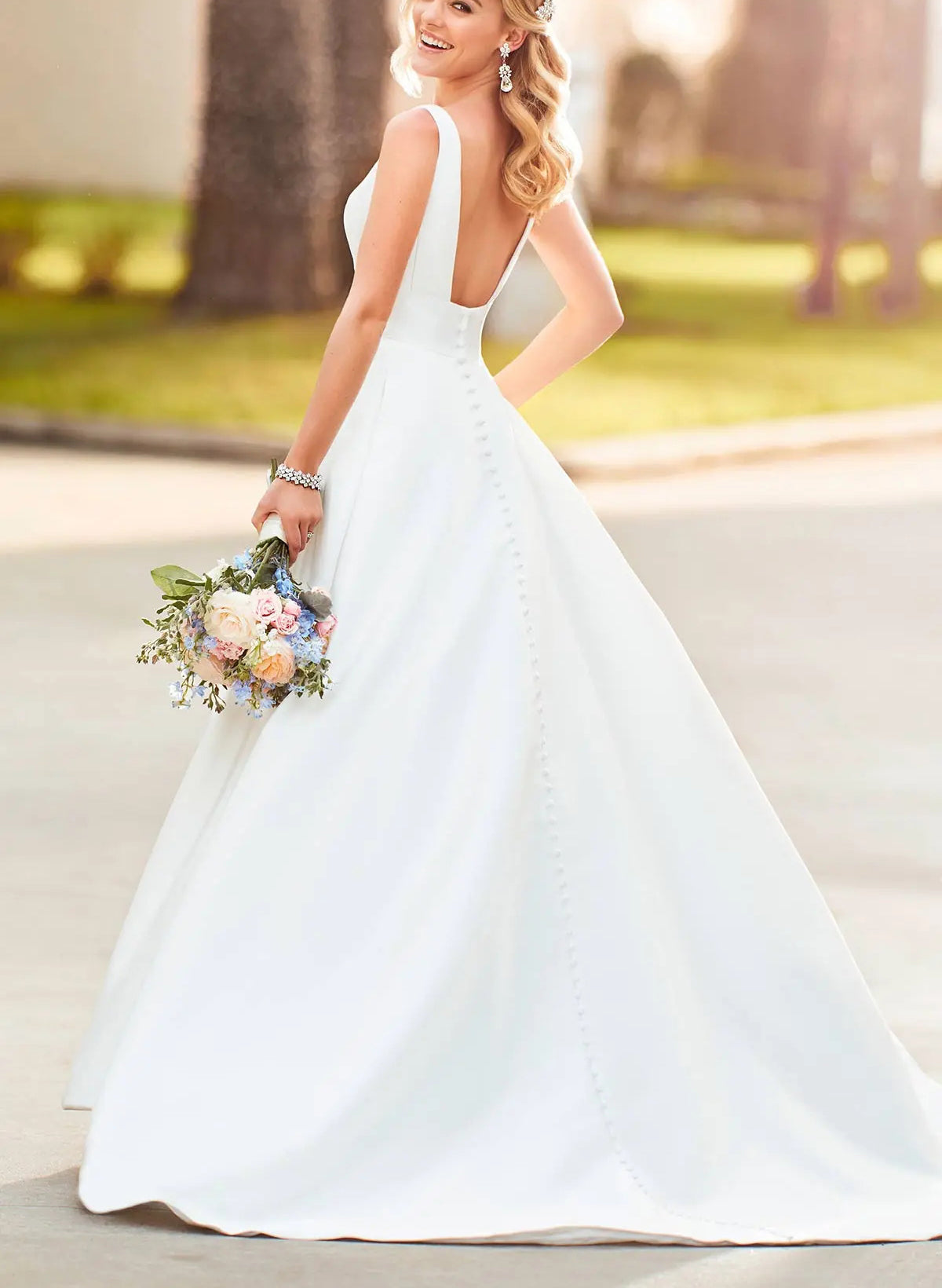 Modern Satin V-Neck Ball-Gown Wedding Dresses