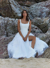 Square Neckline Sleeveless A-Line Tulle Wedding Dresses With Appliques Lace