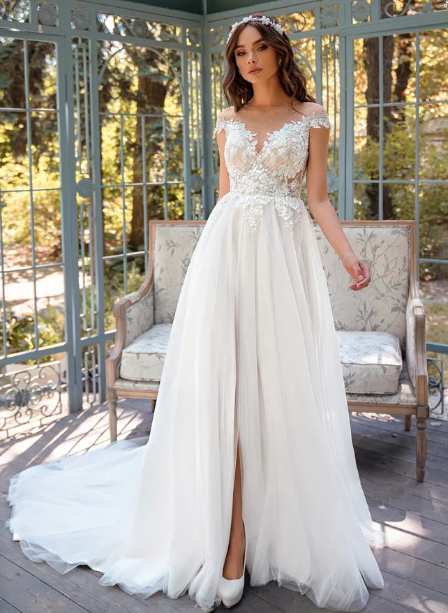 A-Line Illusion Neck Lace Tulle Wedding Dresses With Appliques Lace