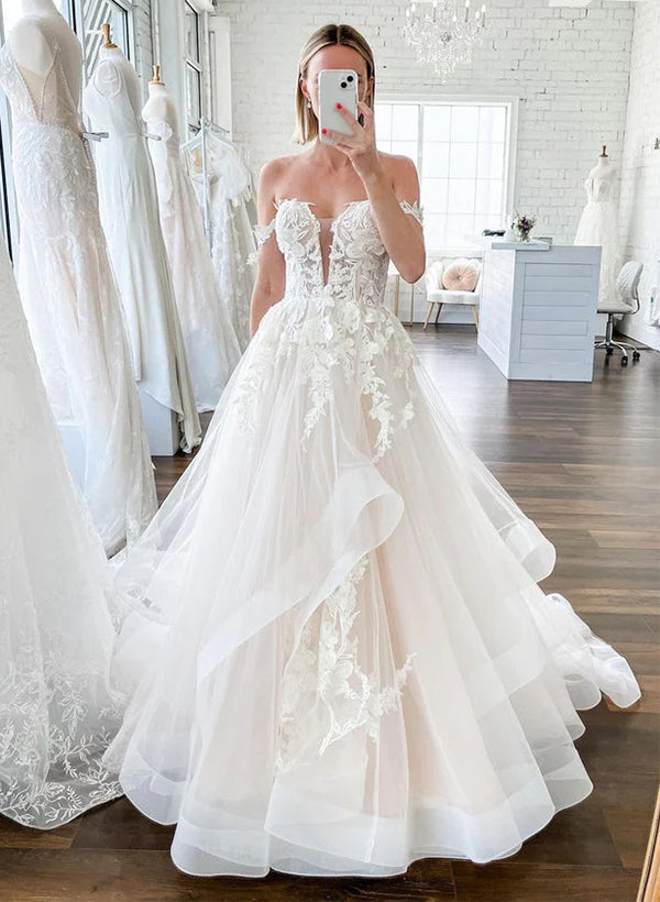 Elegant Lace/Tulle Wedding Dresses With Cascading Ruffles/Appliques Lace