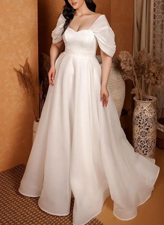 Plus Size A-Line Sweetheart Sleeveless Sweep Train Tulle Bridal Gowns