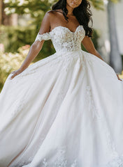 Sweetheart Sleeveless Sweep Train Wedding Dresses