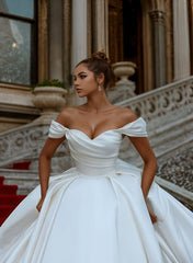 Luxury Satin Wedding Dresses With Ruffle