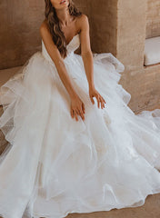 Sweetheart Sleeveless Tulle Wedding Dresses with Appliques Lace