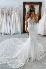 Exquisite White Long Tulle Mermaid Wedding Dress with Lace