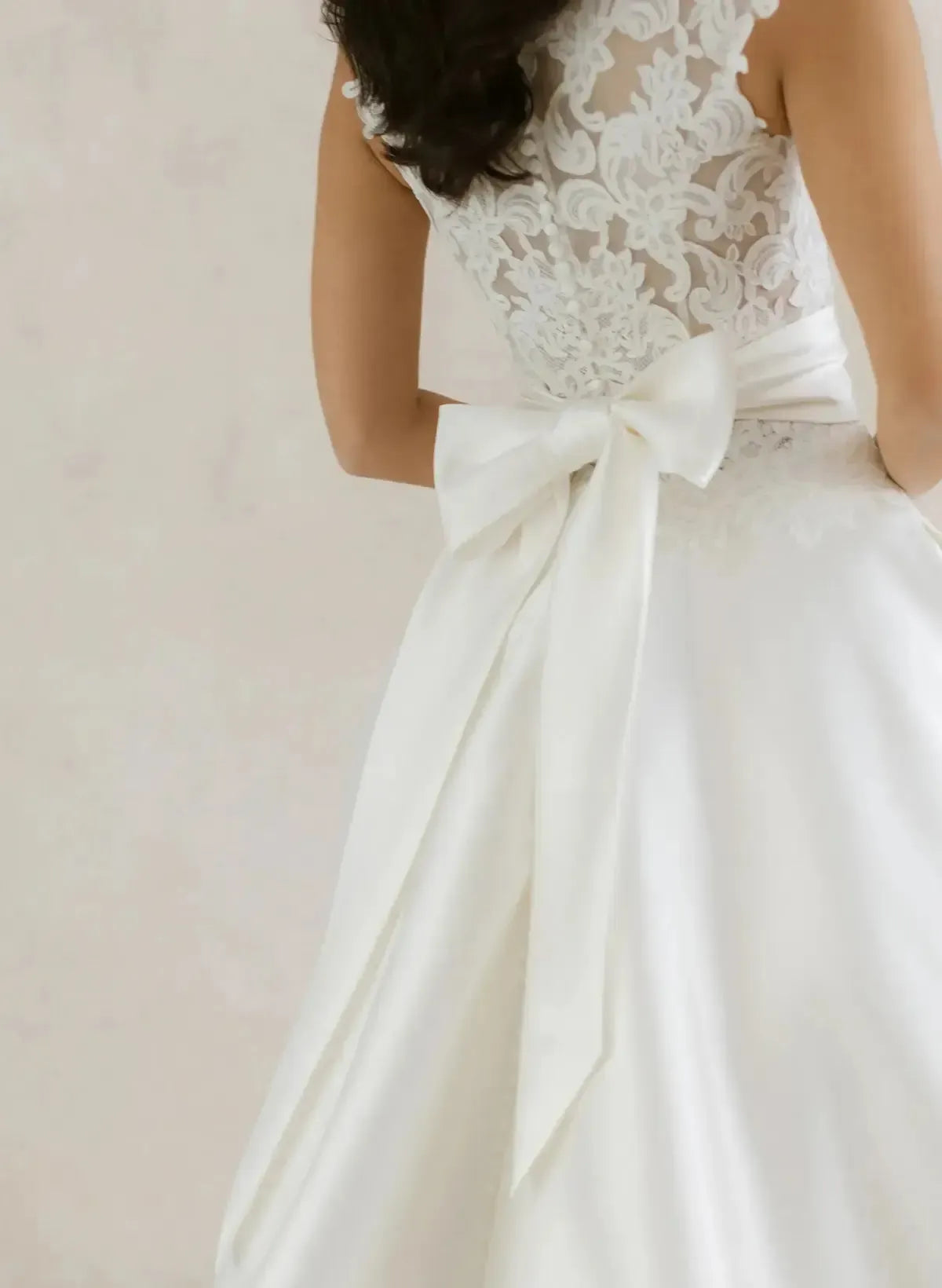 Ball Gown High Neck Sleeveless Chapel Train Lace With Bow Pockets Wedding Dress Swd13097