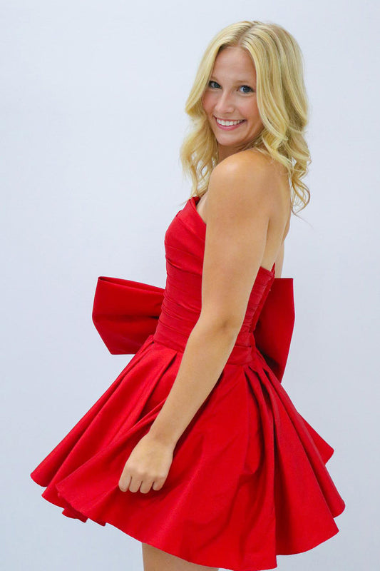 Red Strapless A-Line Satin Short Homecoming Dress with Bowknot