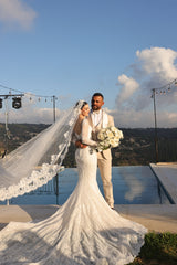 White Tulle Mermaid Wedding Dress with Sweetheart Neckline and Lace Appliques