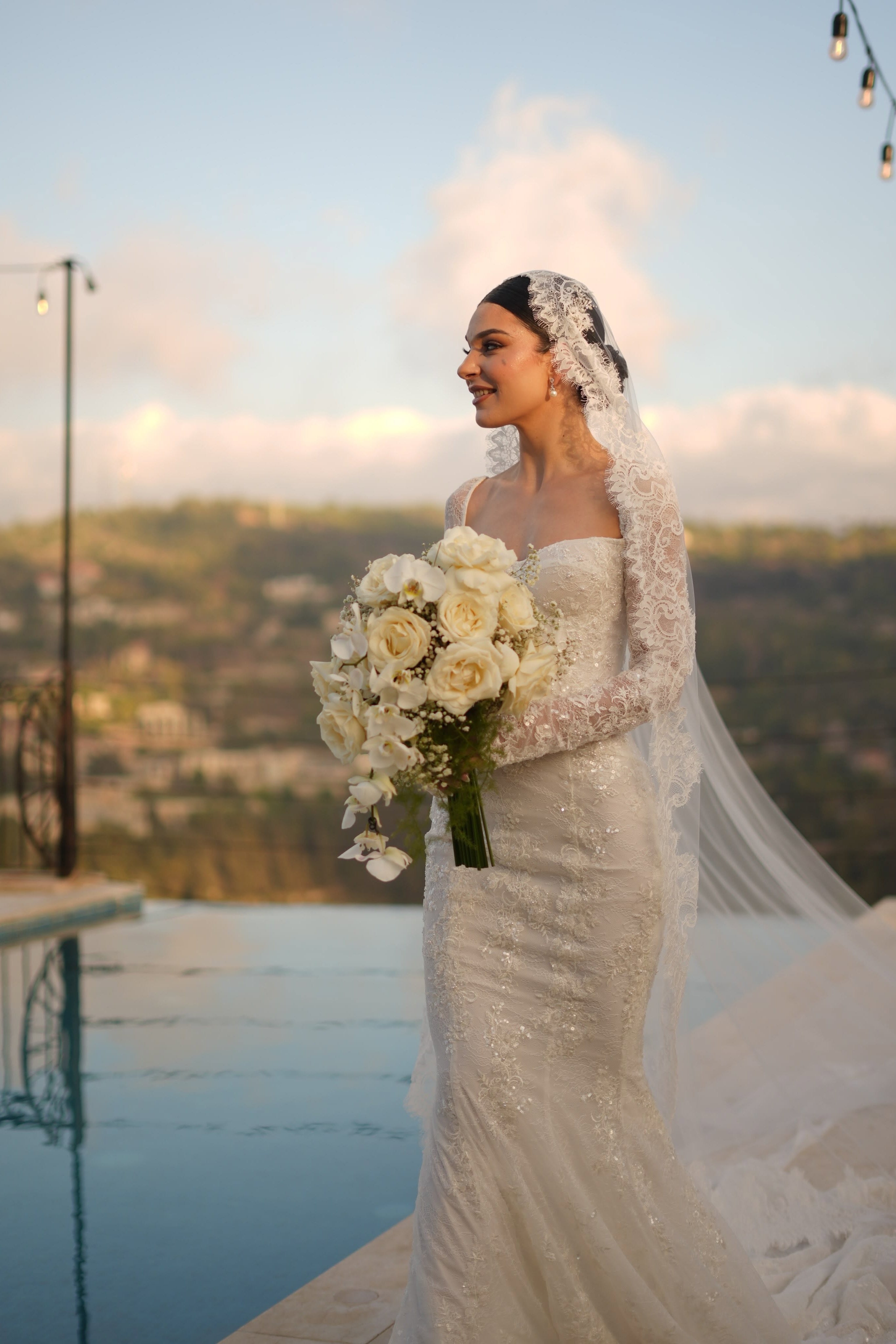 White Tulle Mermaid Wedding Dress with Sweetheart Neckline and Lace Appliques