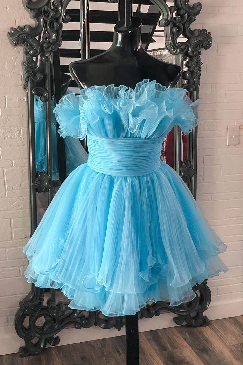 Fluffy Blue A-Line Strapless Ruffled Short Homecoming Dress