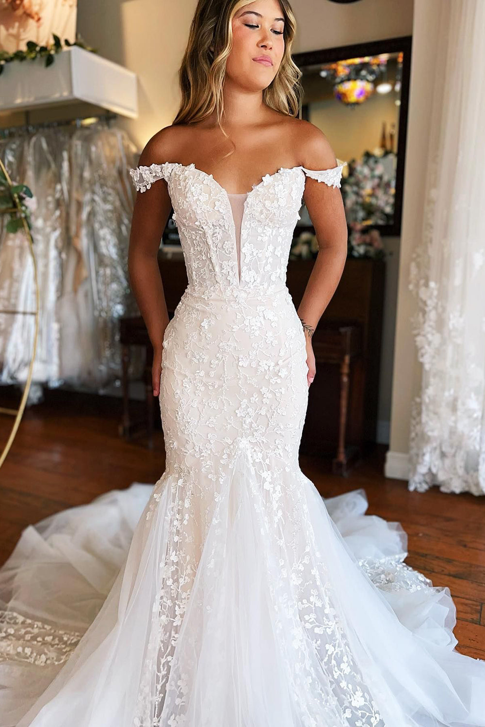 Timeless Mermaid White Lace Long Wedding Dress with Sweep Train