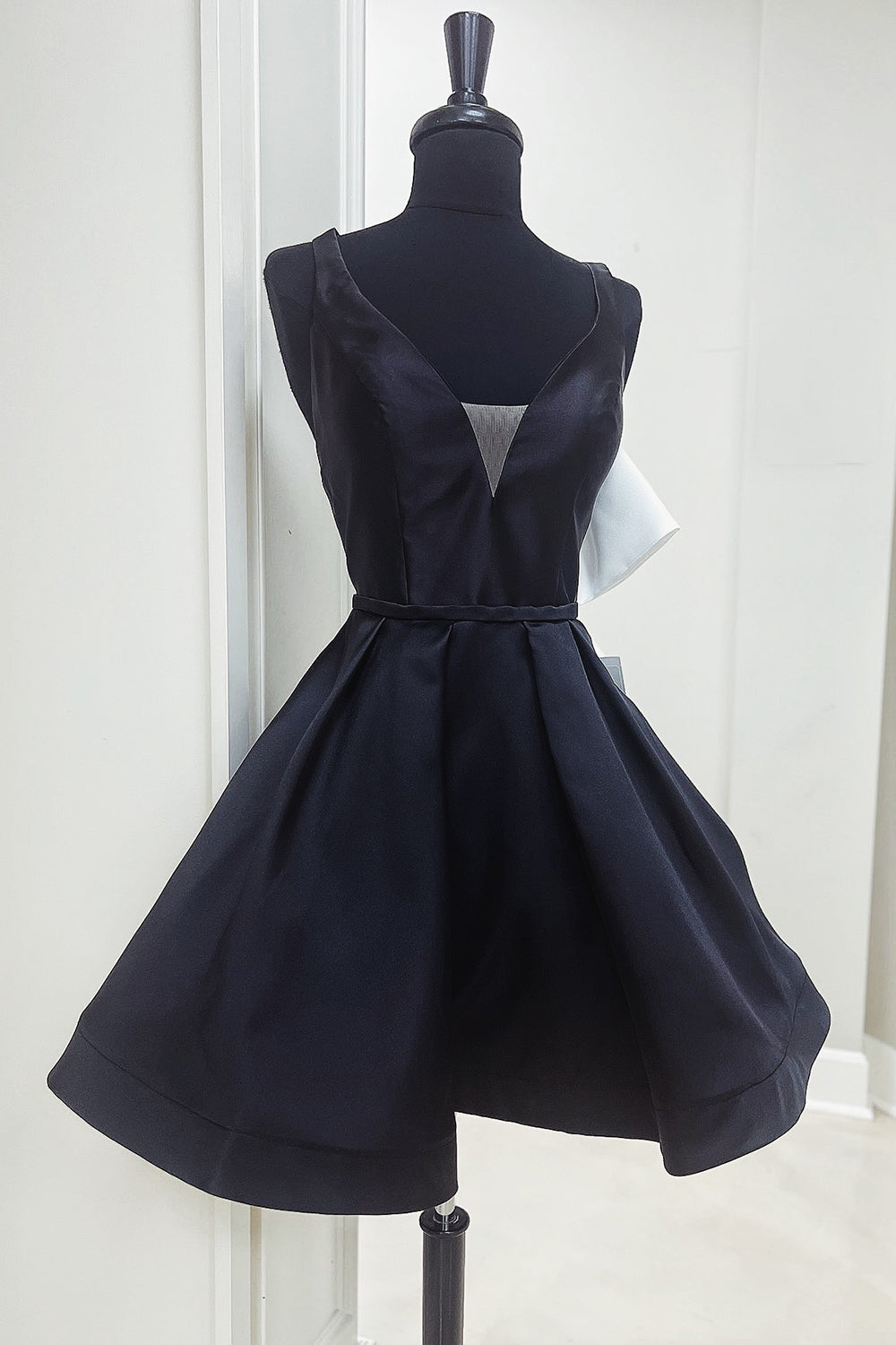 Black A Line Short Homecoming Dress With Bow