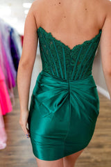 Strapless Corset Dark Green Tight Short Homecoming Dress with Lace