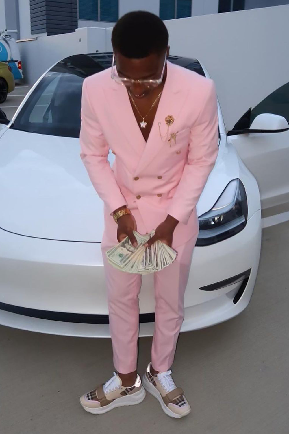 Stylish Pink 2-Piece Double-Breasted Men's Prom Suit