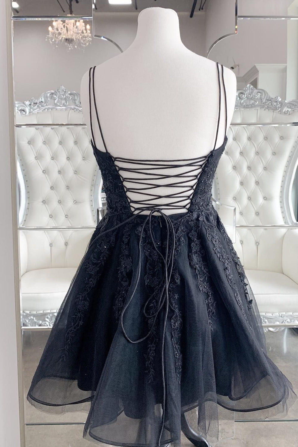 Black A-Line Lace Short Homecoming Dress