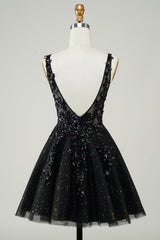 Sparkly Black A-Line Spaghetti Straps Short Homecoming Dress with Sequins