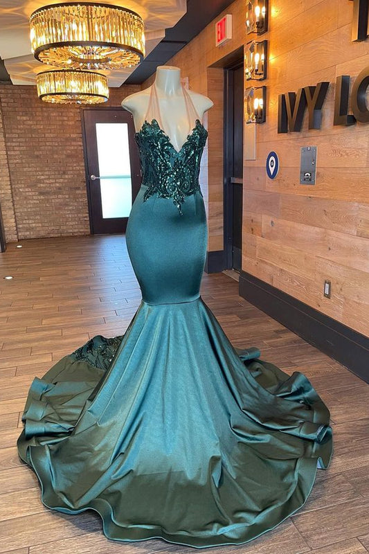 Elegant Dark Green Halter Evening Dress with Sleeveless Appliques