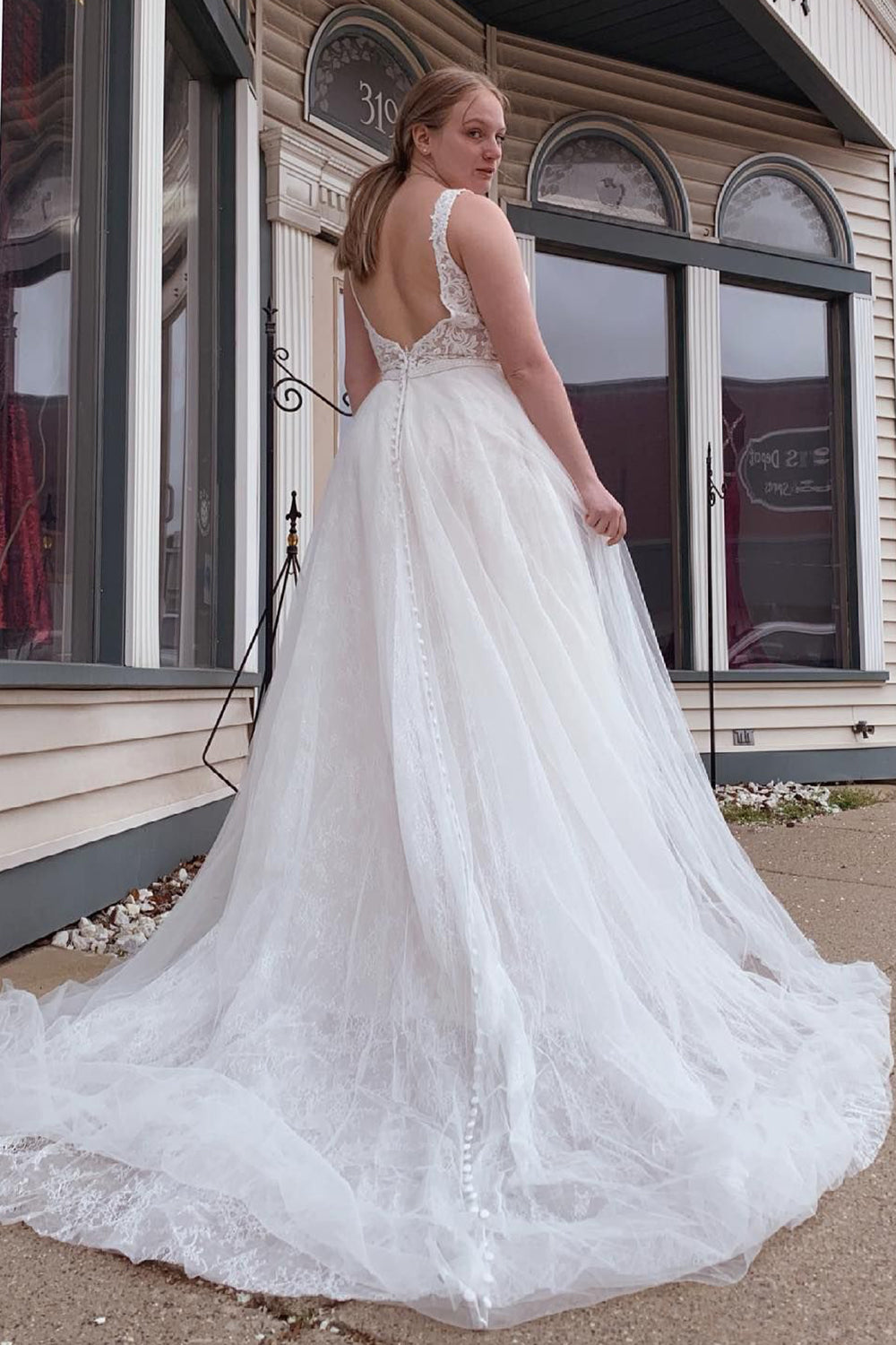 Stunning A-Line Tulle White Long Plus Size Wedding Dress with Beading