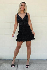 A-Line Black Homecoming Dress V-Neck Tiered Short Cocktail Dresses with Lace