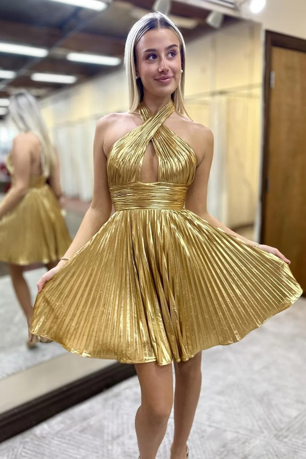A Line Golden Homecoming Dress Criss Cross Halter Pleated Short Cocktail Dresses