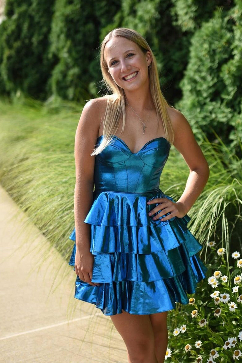 A Line Golden Homecoming Dress Sweetheart Corset Short Prom Dress With Ruffles