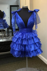 A Line Kelly Green Homecoming Dress V Neck Tiered Short Prom Dress with Ruffles
