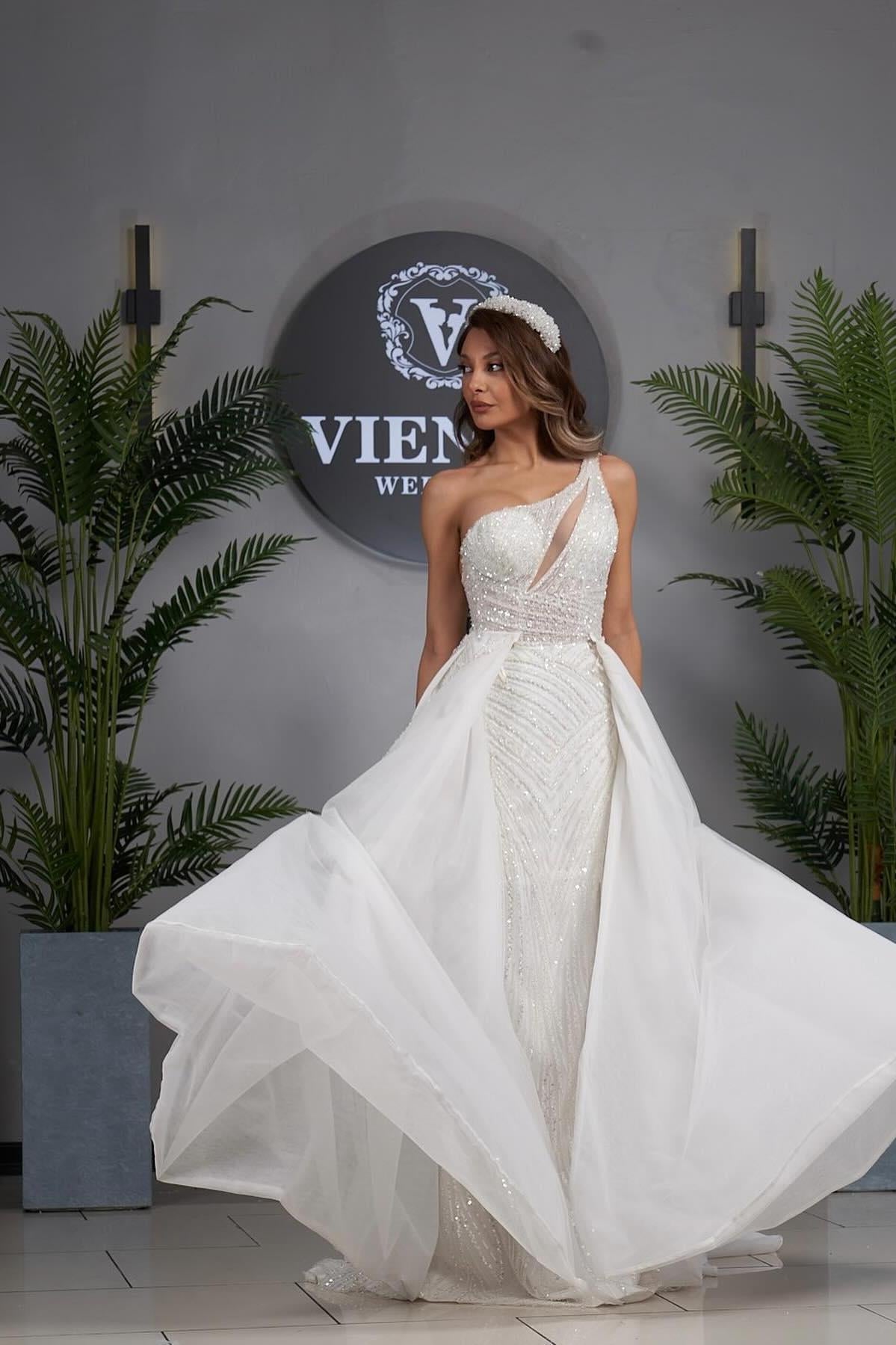 A Line Wedding Dress One Shoulder Sleeveless Appliques Tulle Bridal Gown Woman