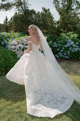A Line Wedding Dress White Tulle Lace Appliques Floor Length Bridal Gown