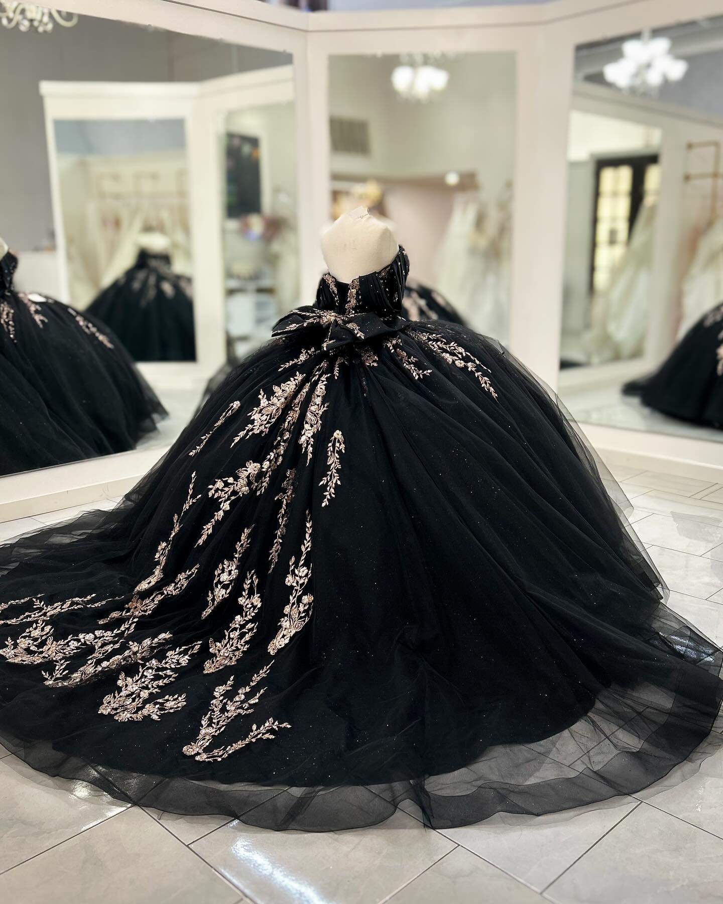 Ball Gown Off Shoulder Sleeveless Pleated Beaded Gold Appliques Bow Knot Lace Up Balck Tulle Quinceanera Dress Birthday Party Dress For Sweet 16