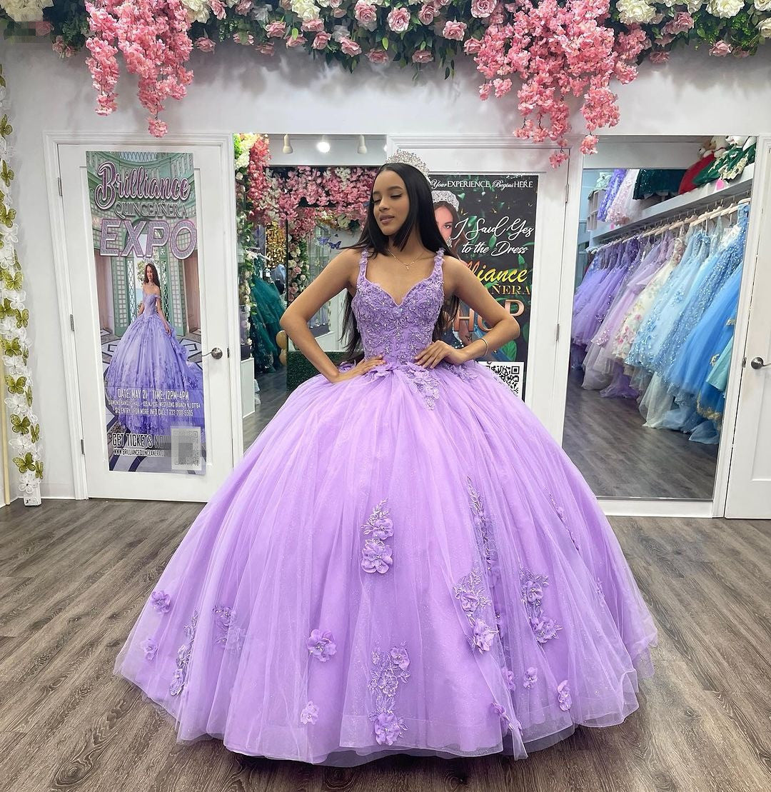 Ball Gown Sweetheart Neck Straps Sleeveless Lace Appliques Lilac Tulle Quinceanera Dress Princess Birthday Party Gown For Sweet 16