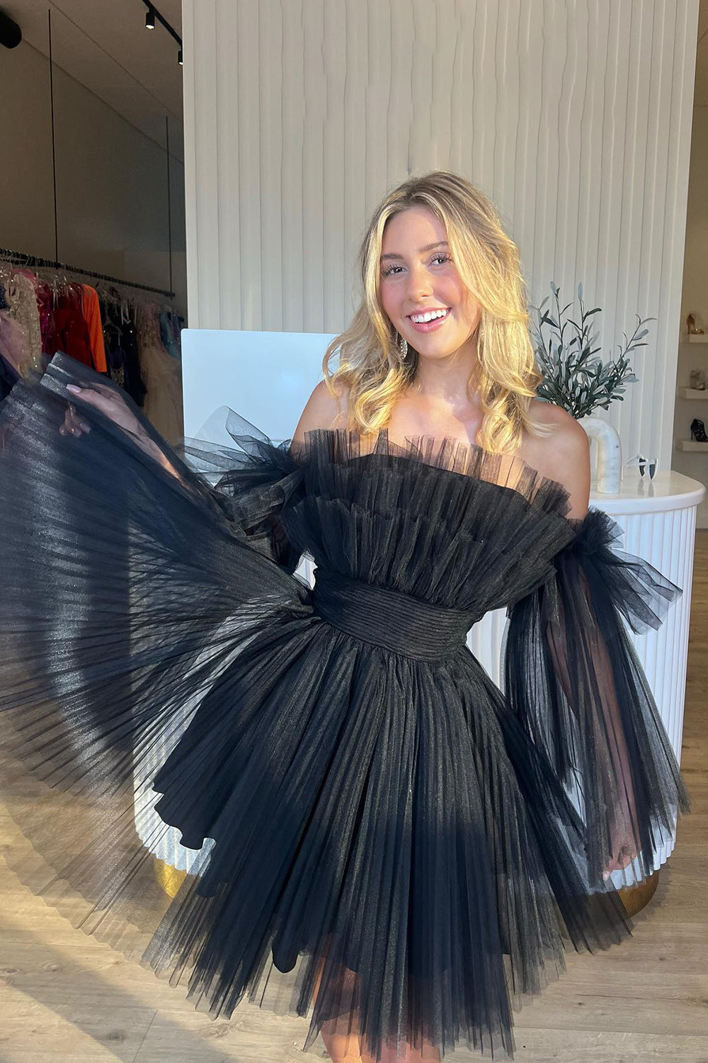 Black Homecoming Dress A-Line Detachable Long Sleeves Tulle Short Cocktail Dresses