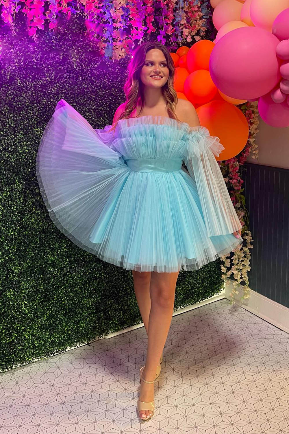 Black Homecoming Dress A-Line Detachable Long Sleeves Tulle Short Prom Dress