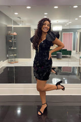 Black Homecoming Dress Mirror Tight Short Prom Dress With Puff Sleeves