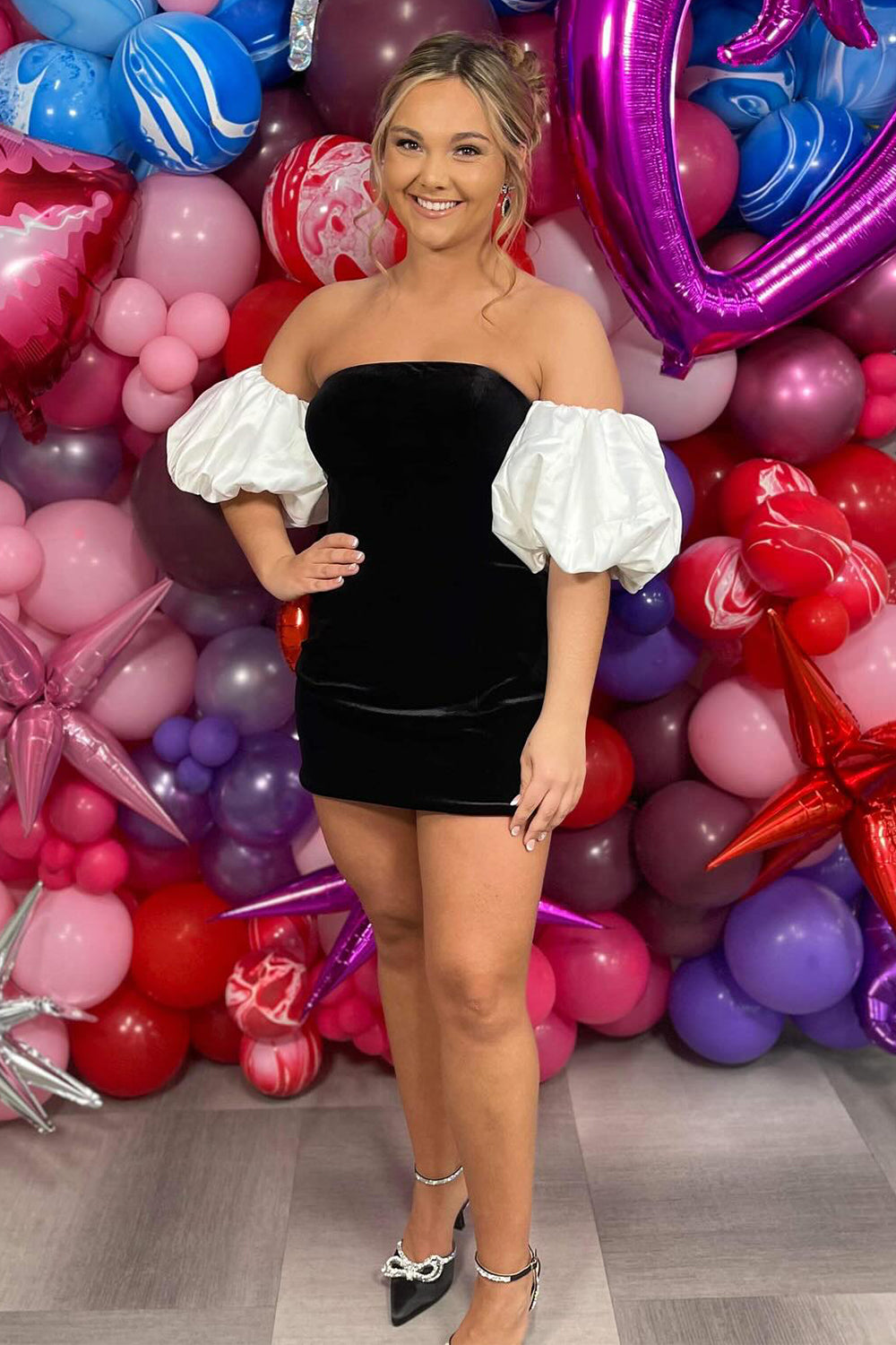 Black Homecoming Dress Puff Sleeves Tight Short Prom Dress