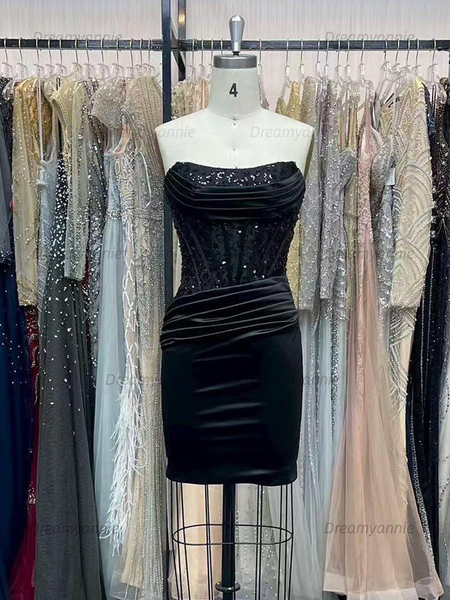 Bodycon Scoop Neck Satin Short Homecoming Dress with Appliqeus