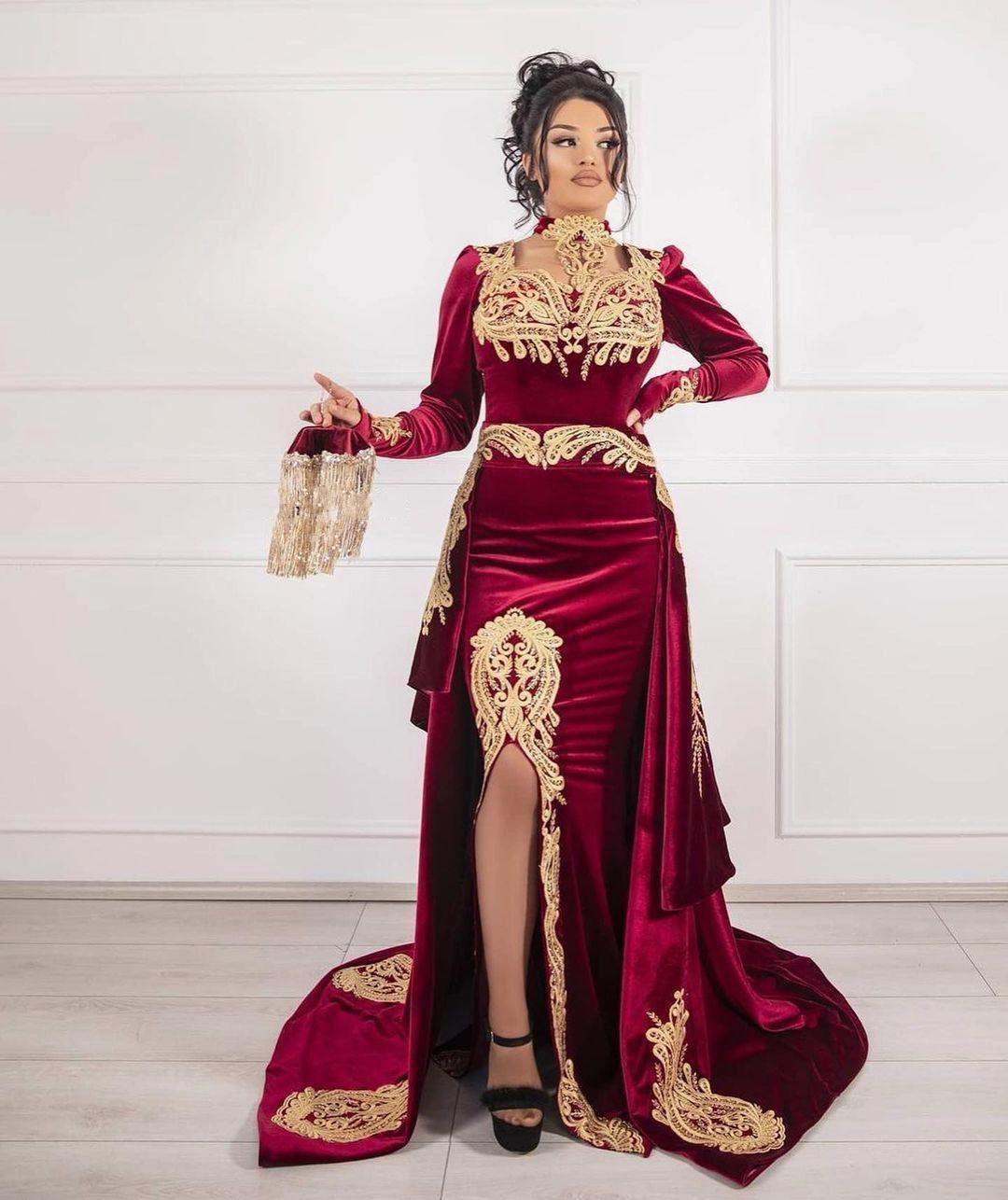 Burgundy Velvet Christmas Party Dress Lace Appliques Long Sleeve Formal Dress With Detachable Train