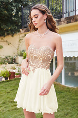 Ivory Chiffon Homecoming Dress A Line Sweetheart Short Prom Dress with Appliques