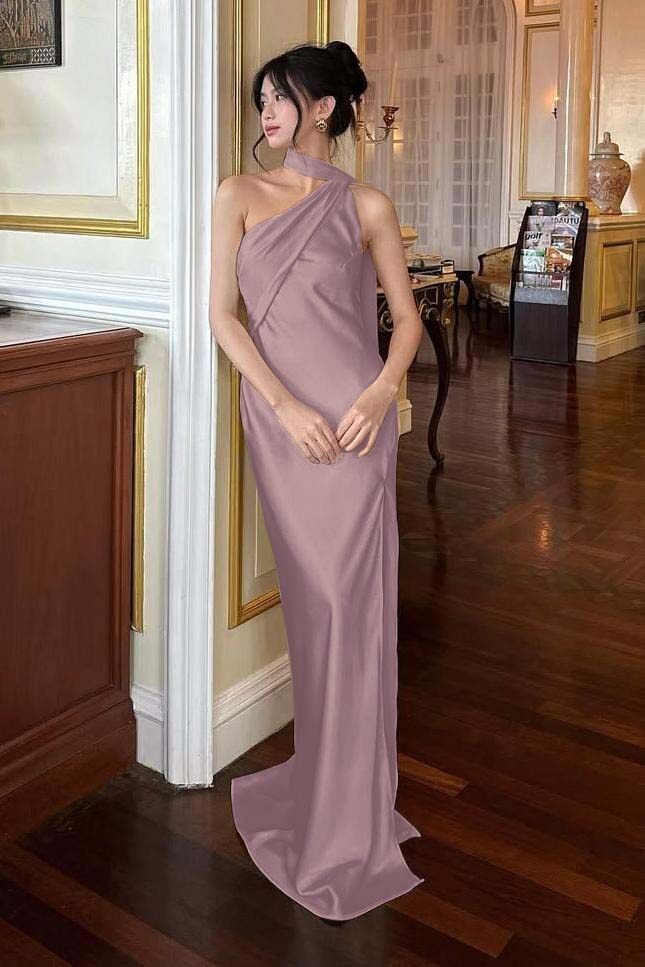 Champagne Sheath/Column Prom Dress Sleeveless Halter Neck Satin Formal Dress