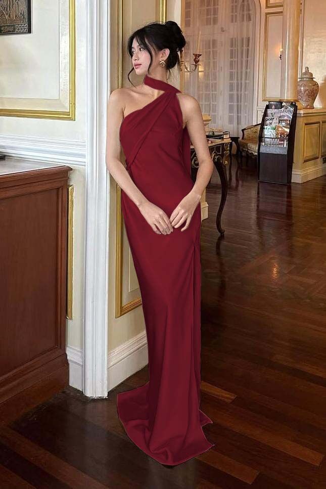 Champagne Sheath/Column Prom Dress Sleeveless Halter Neck Satin Formal Dress