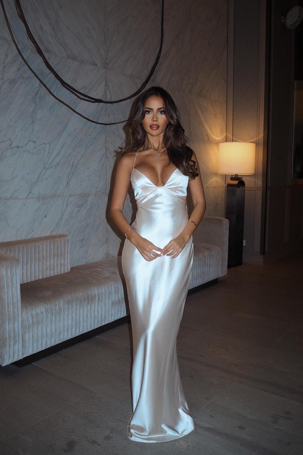 Charming Sheath Spaghetti Straps White Party Dress With Criss Cross Back Formal Evening Gown