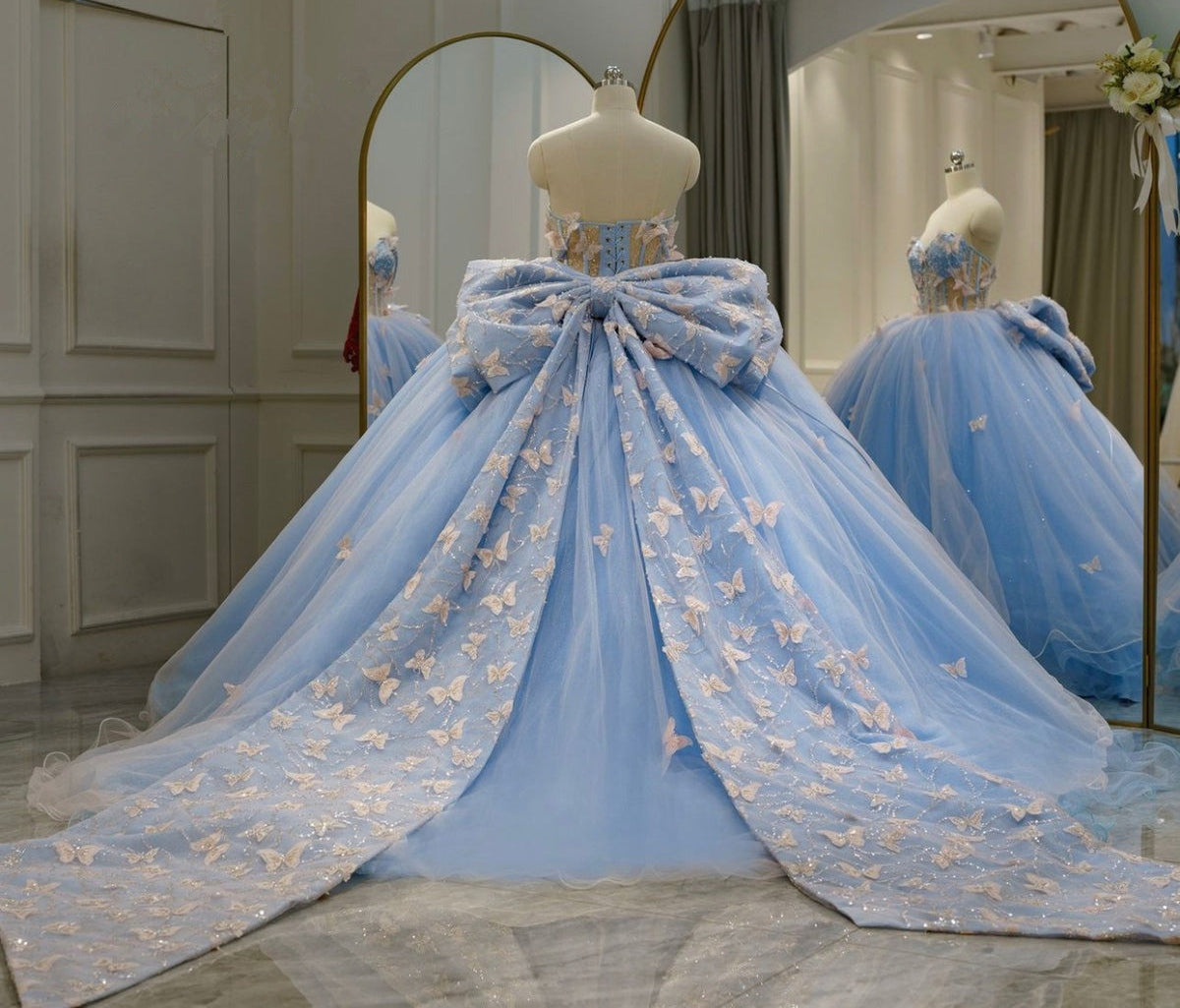 Chic & Modern Ball Gown Sweetheart Neck 3D Butterfly Lace Applique Beaded Sky Blue Tulle Quinceanera Dresses Princess Birthday Party Gown For Sweet 16