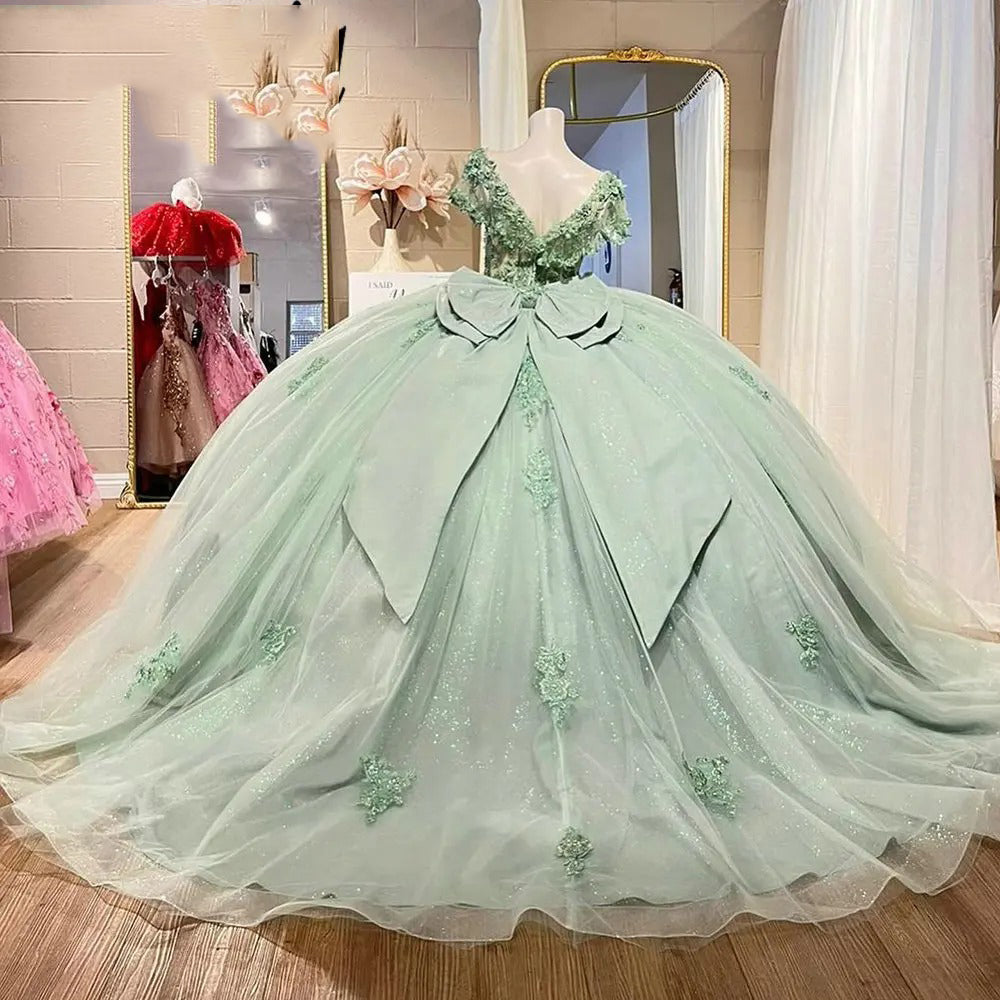 Chic & Modern Ball Gown V Neck Lace Appliques Beaded Bow Knot Mint Green Tulle Quinceanera Dress Birthday Party Gown For Sweet 16