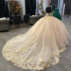 Classsic Ball Gown V Neck Spaghetti Straps Sleeveless Lace Appliques Champagne Tulle Quinceanera Dress Princess Formal Party Gown For Sweet 16