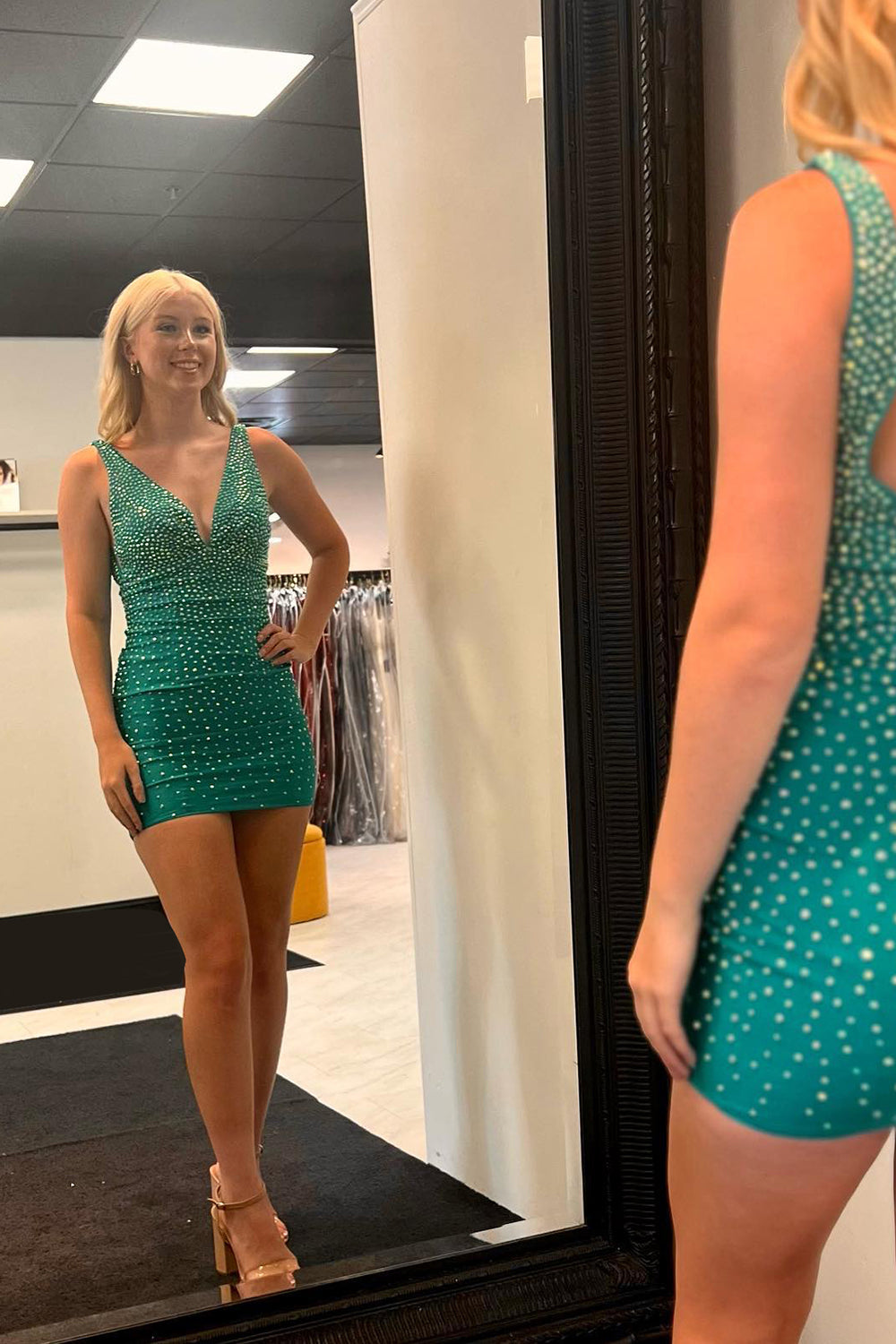 Coral Homecoming Dress Beaded V-Neck Backless Tight Short Cocktail Dresses