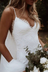 Ivory Lace Wedding Dress Spaghetti Straps Mermaid Bridal Dress with Sweep Train