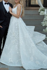 Ivory Wedding Dress Scoop Neck Ball Gown Bridal Dress with Appliques