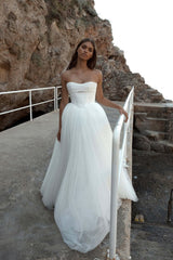 Ivory Strapless Wedding Dress Ball Gown Corset Tulle Bridal Dress with Sweep Train