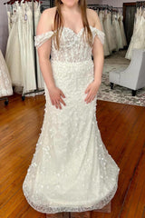 Ivory Off the Shoulder Wedding Dress Lace Appliques Bridal Dress with Sweep Train