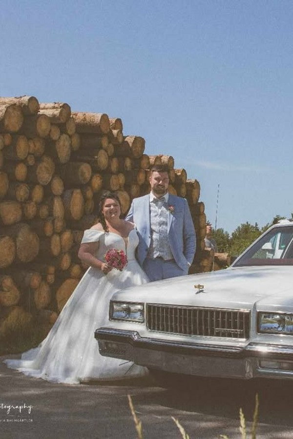 Dreamyannie A Line Plus Size Wedding Dress Off the Shoulder Lace Up Bridal Gown