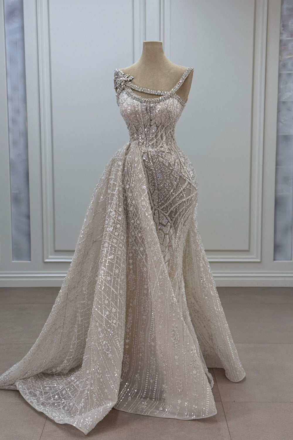 Dreamyannie Asymmetrical Mermaid Strapless Sleeveless Beaded Panel Train Tulle Formal Dress